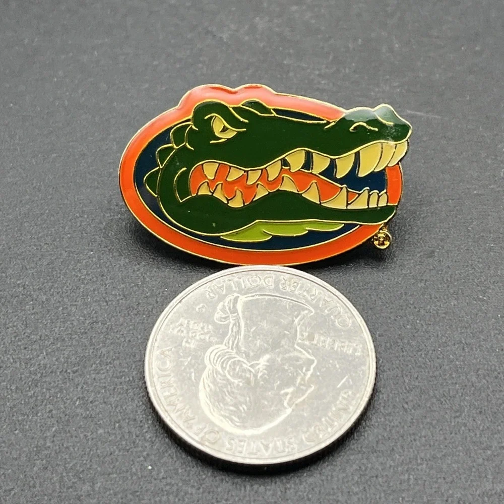 NCAA University Of Florida Gators Mascot‎ Logo Football Hat Lapel Pin